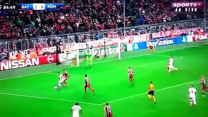 Manuel Neuer's amazing double save against Roma