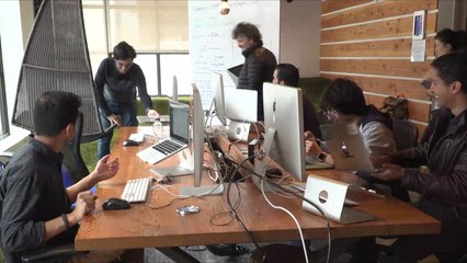 سعوديون يطورون تطبيقات للهواتف الذكية بأميركا