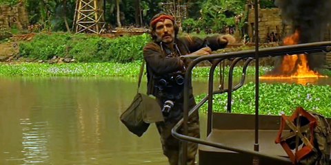 Apocalypse Now - Arrivée dans le camp du Colonel Kurtz