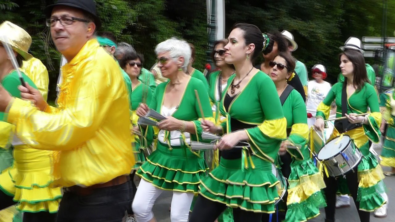 LaCapsula batucada à la fête des fraises à Bièvres - juin 2016