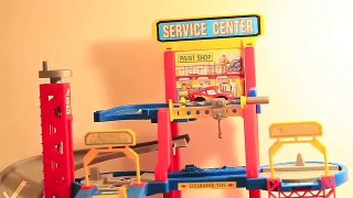 Disney Cars Lightning McQueen & Red Visit Hot Wheels World Service Center 1996 Toy Play Set Track