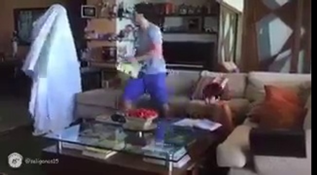 Un Fantôme Bizarre