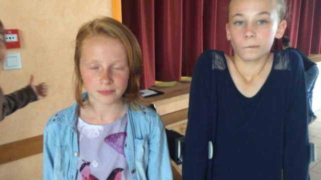 Les écoliers parle de la vieille école