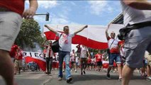 Fanáticos polacos toman las calles antes de partido contra Ucrania
