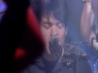 Sum 41 - 02 - Pieces (Live At Fuse Studios)