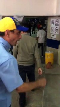 Henrique Capriles visitó el CNE de Los Teques