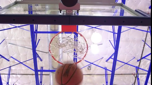 See What Happens When Mickey Mouse Visits the Los Angeles Clippers