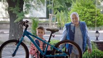 Türkiye İş Bankası - Babalar Biriktirir Babalar Günü Reklamı