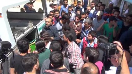 Elazığ'da Trenin Çarptığı Minibüsteki 9 Tarım İşçisi Toprağa Verildi -2