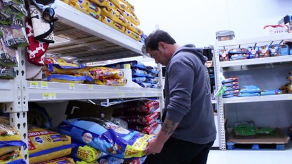 Franz and Laurence shopping for dog food Maryland May 2016