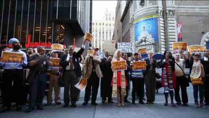 Decenas de personas protestan contra Trump en Nueva York