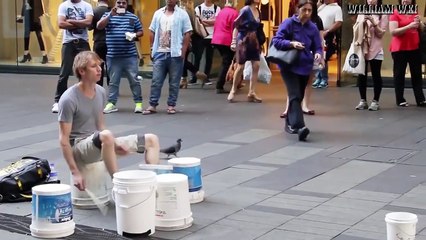 رجل يعزف على الطبل موسيقى روعة ,A man plays the drum music splendor