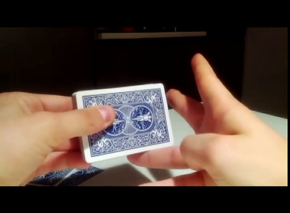 Far volare le carte come Dynamo Tutorial trucco svelato fioritura magia crazy funny things 5
