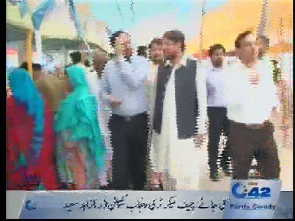 parliamentary Secretary Rana Arshad and Hafiz Noman visiting Ramzan Bazar Shadman on City-42 (21-6-16, 06.42AM)