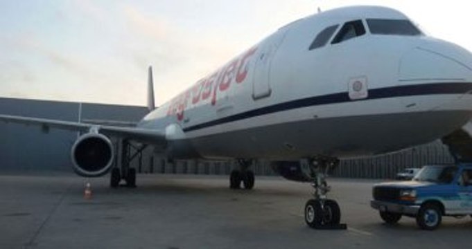 96 Yolcusu Bulunan Uçağın Havada Motoru Durdu