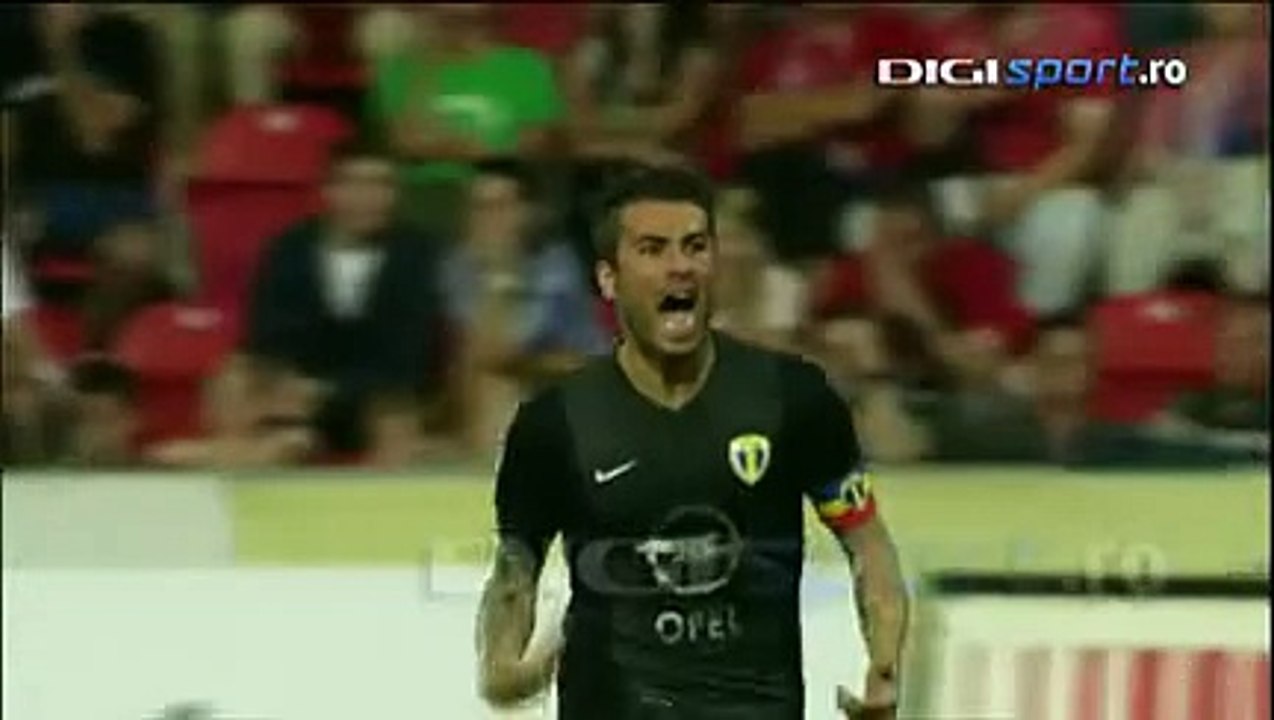 Adrian Mutu © GOL (25 m)