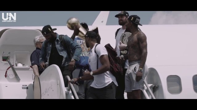 LeBron James rentre à Cleveland en héros