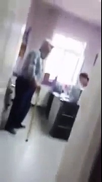 yaşlılara saygı biraz İzmir'de hastasını azarlayan doktor