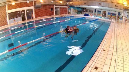 Le baptême de plongée de Sasha