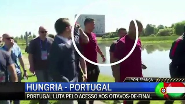 CR7 passe ses nerfs sur un journaliste en direct