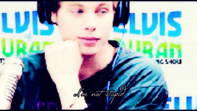 You, me and Her// Luke Hemmings Love Story