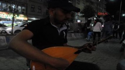 Hakkari Sokaklarında Müzik Keyfi