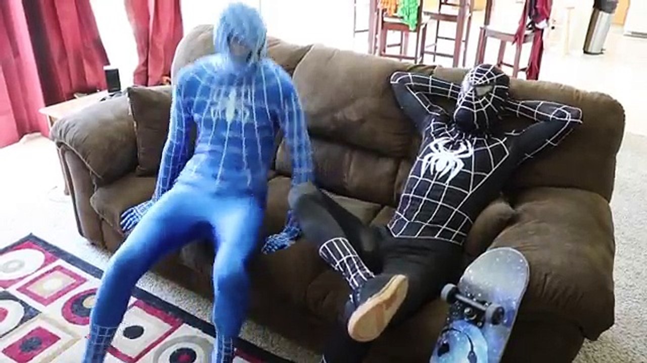 Blue Spiderman vs Black Spiderman - In Real Life!! - Superhero Fight!
