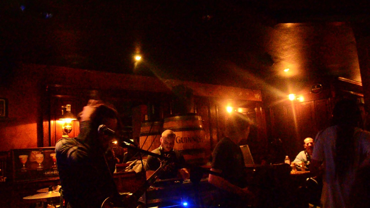 OLDEN WORLD LIMIT (live au carolan's harp pour la fête de la musique)