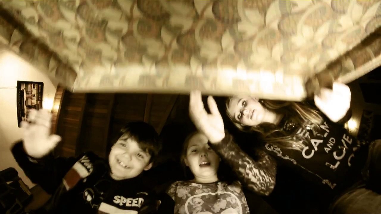 Teaser - BAD FLOWERS - Just Keep On (2015 - 25 anos)