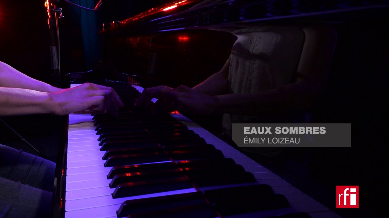 Emily Loizeau chante "Eaux sombres" - La Bande passante #RFI