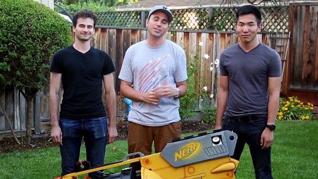 Le canon à Nerf le plus grand du monde tire à 50km/h les fléchettes