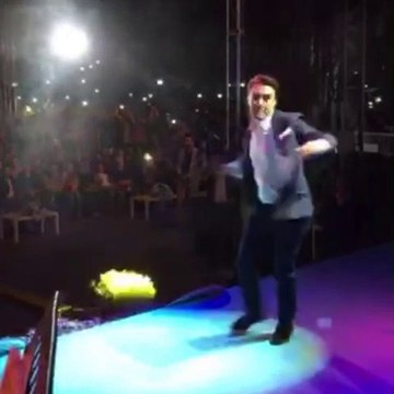 Mustafa Ceceli'nin Döner Tekme Dansı