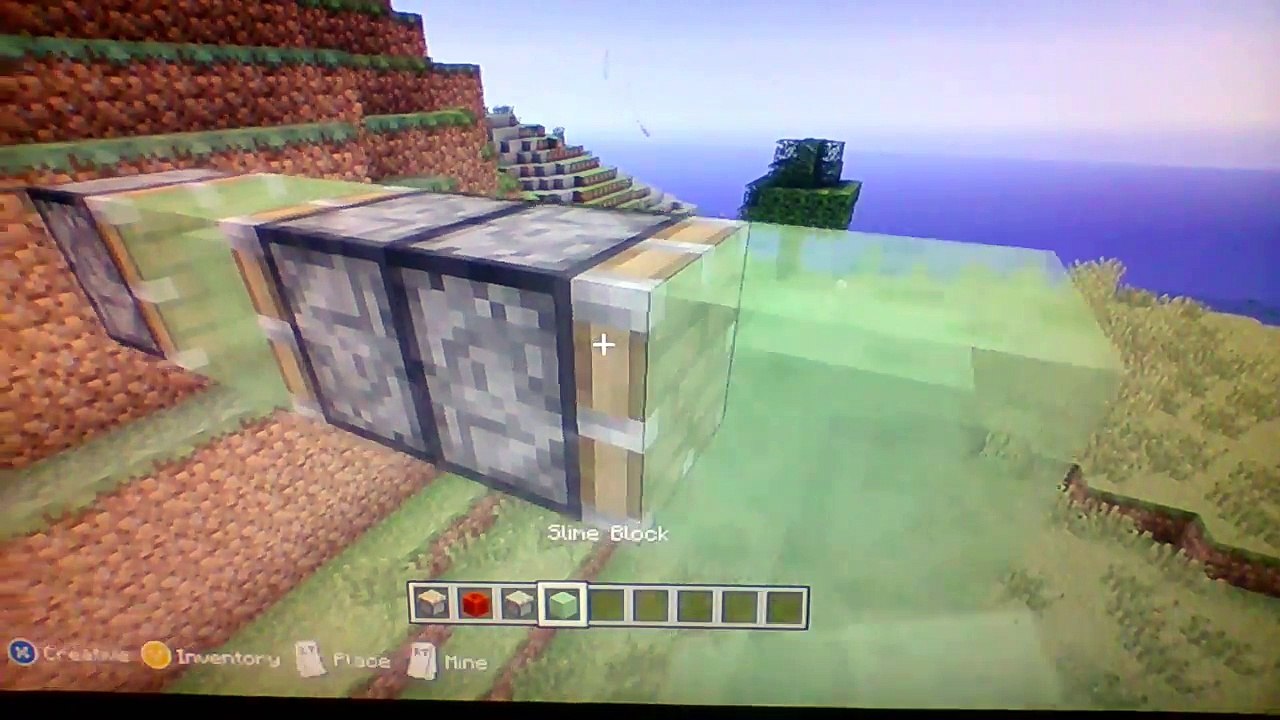 a quick and small turtorial to build a flying macine on minecraft xbox 360 edition