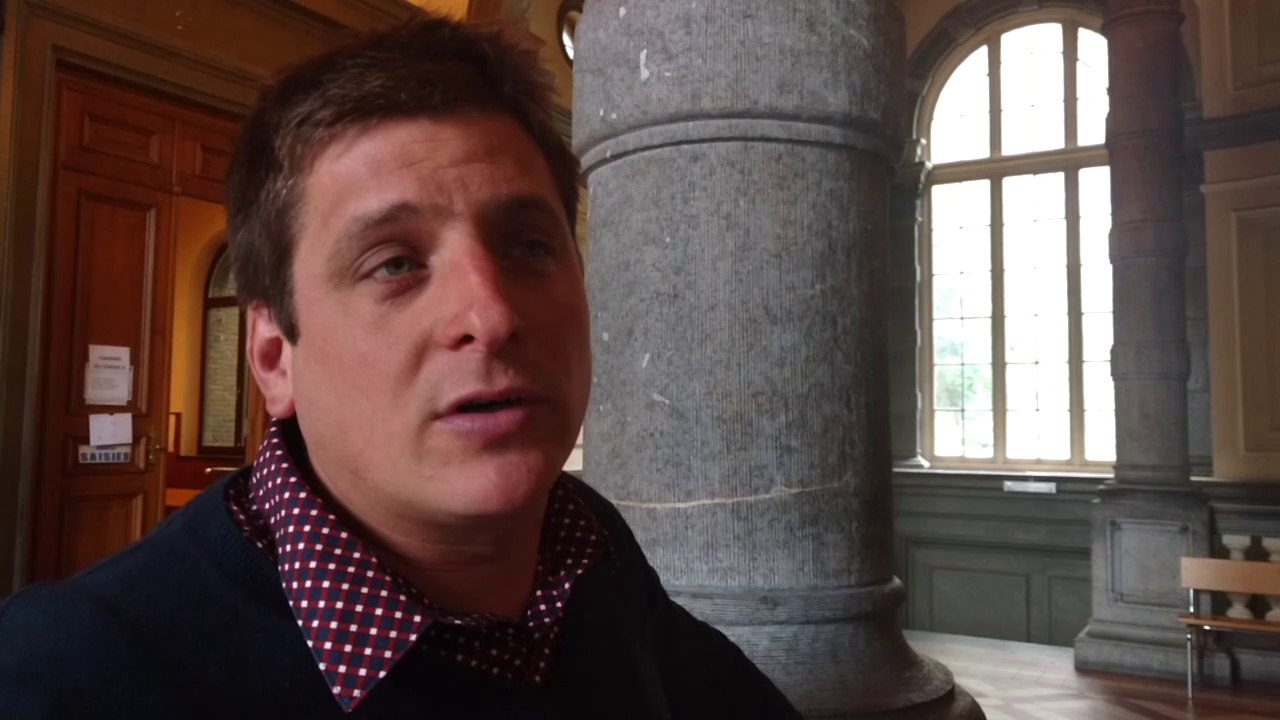 François Duval cité à comparaître pour escroquerie