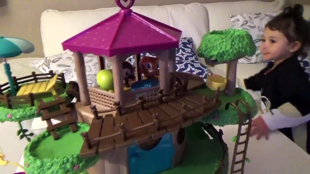 Играем со свинкой Пеппой и ее семьей! Playing with Peppa pig and her family!