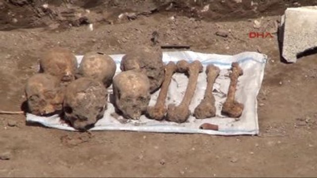 Şanlıurfa - Kızılkoyun Kazılarında Kaya Mezarları ve İnsan Kemikleri Bulundu