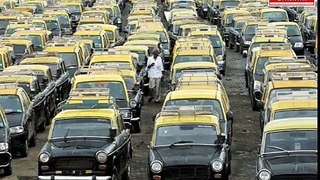 Taxi owners gathered at Azad Maidan against Ola & Uber