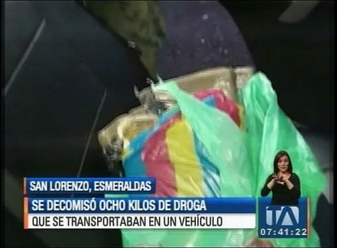 Se decomisó ocho kilos de droga que se transportaban en un vehículo en Esmeraldas