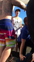 Le groupe Hippie Sabotage se bat avec la sécurité d'un festival