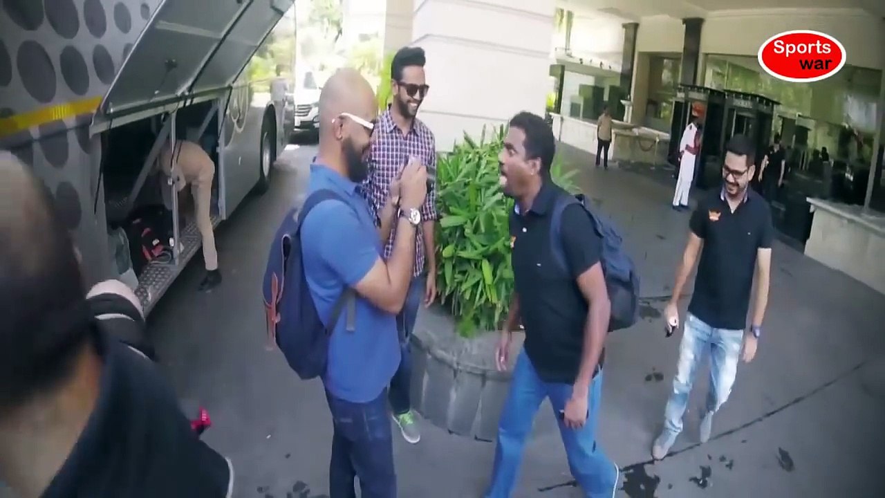 Unseen funny Sunrisers Hyderabad Cricket team -- Mustafizur Rahman is making fun
