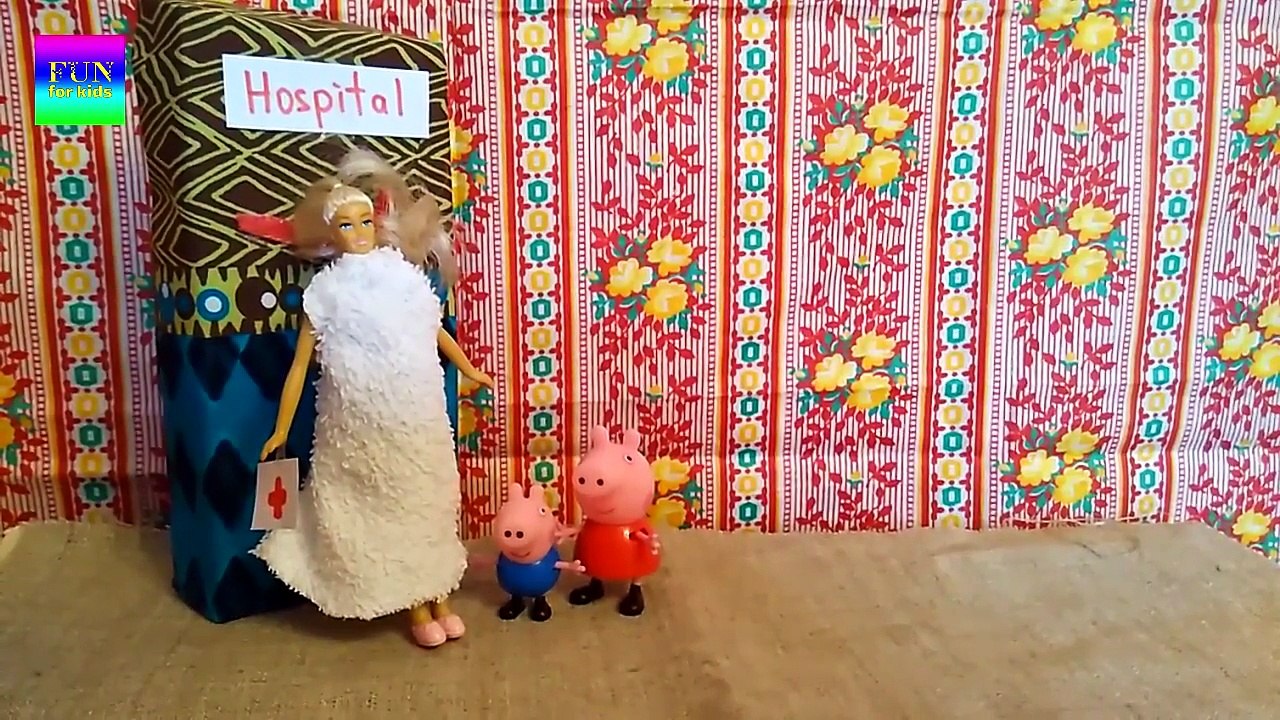 Peppa pig visiting hospital - Doctor's case