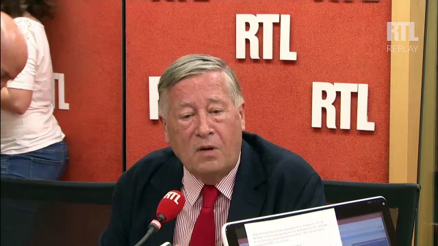 Loi Travail : On a l'impression que cette loi est maudite , estime Alain Duhamel