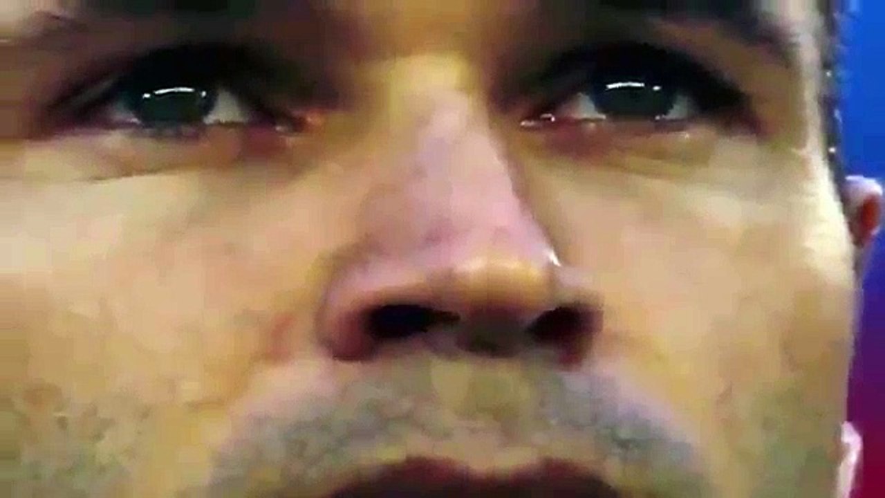 Did Gerard Pique give the middle finger to Spain during Spanish national anthem? (Video)