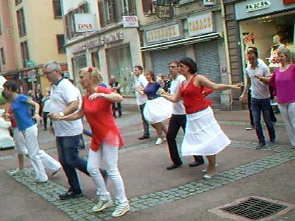 Atelier de salsa, fête de la musique 2016, Saverne, France.