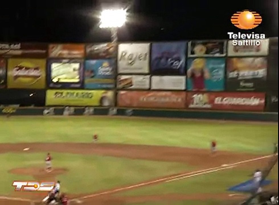 Ryan Mulhern Right Field Home Run マルハーン 4-25-12