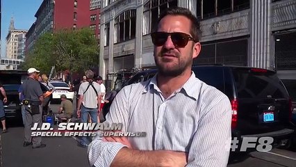 Presentan los "carros zombies" en el set de grabación de Rápido y Furiosos 8