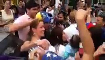 Así fue recibido Capriles en centro de validación en Miranda