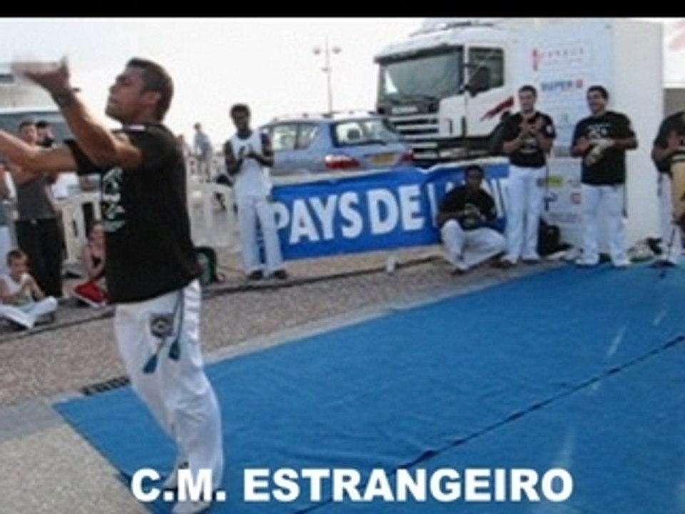 CAPOEIRA ANGERS - BREAKALUA CORDAO DE OURO