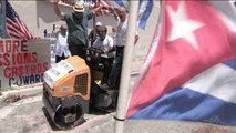 Exiliados cubanos protestan contra el contenido 