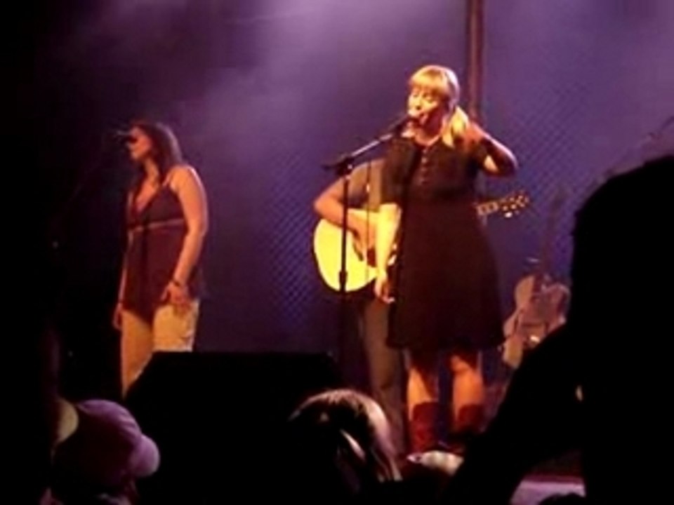 Leigh Nash - Kiss Me - Cornerstone 2007